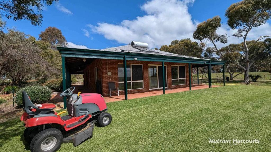 27 Crest View, Lennard Brook, WA 6503