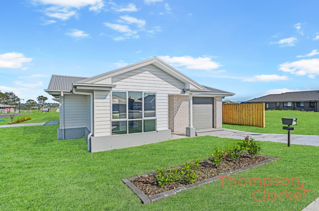 233 Settlers Bvd, Chisholm, NSW 2322