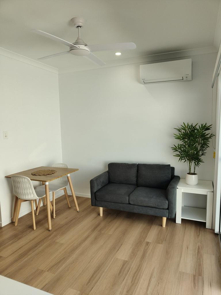 633 Boat Harbour Dr, Urangan, QLD 4655