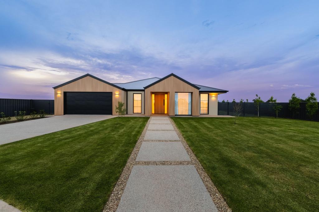 13 Largo Dr, Nichols Point, VIC 3501