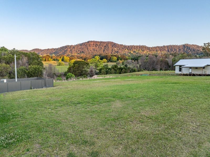 18 Hillside Dr, Nimbin, NSW 2480