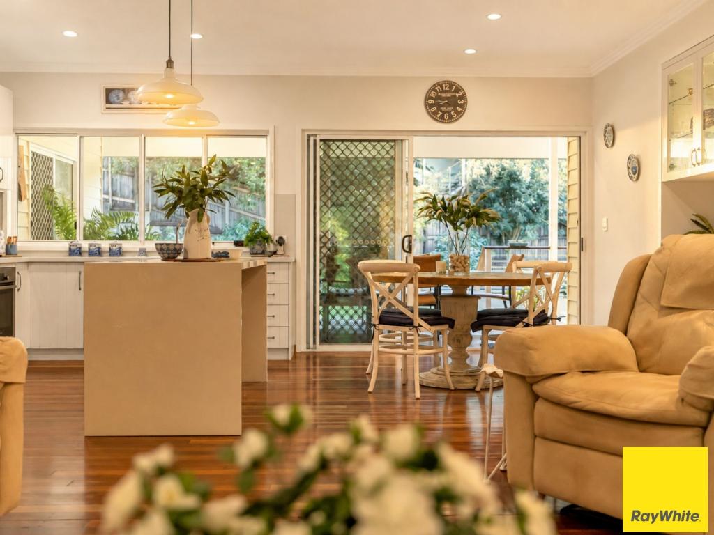 8 Bel-Air Dr, Whitfield, QLD 4870