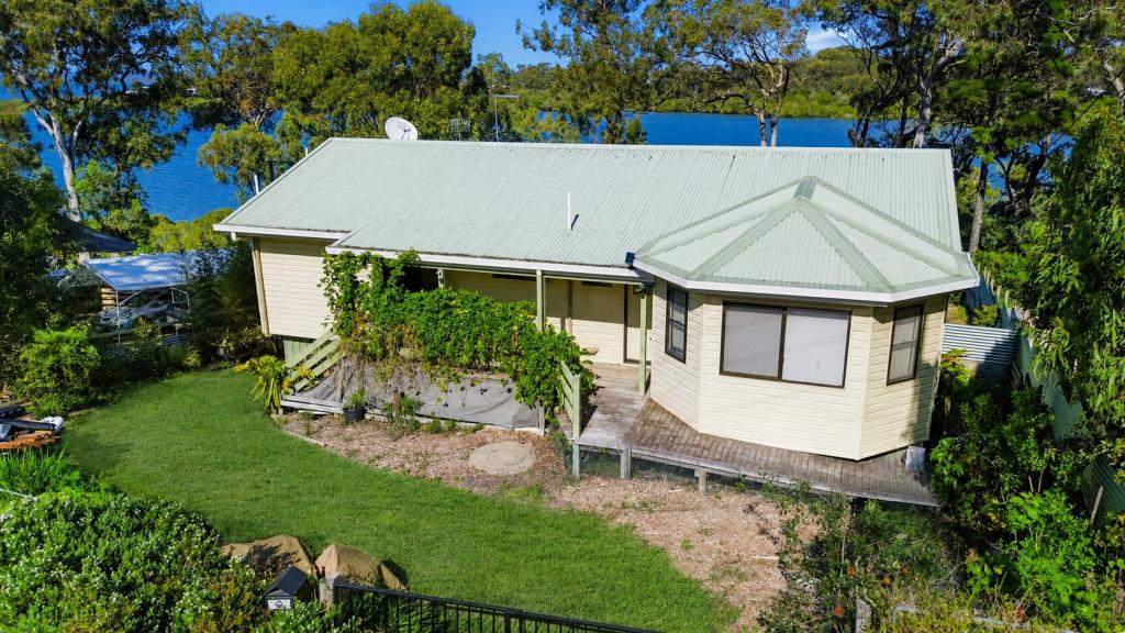 101 Beelong St, Macleay Island, QLD 4184