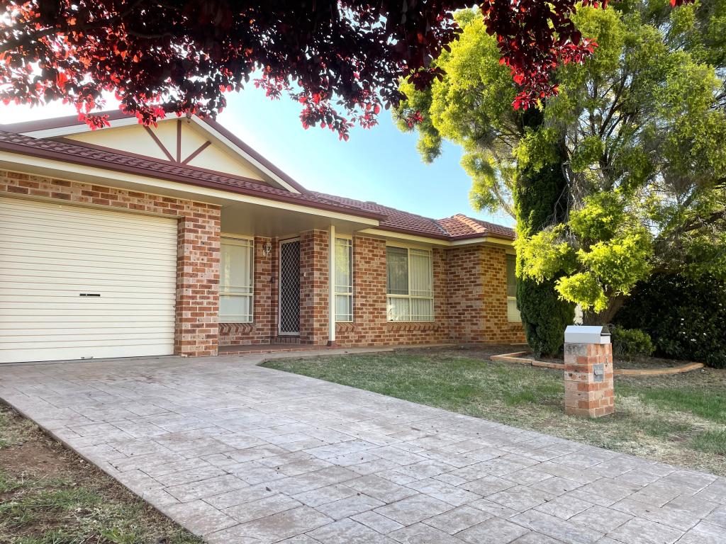 3 Parkwood Ct, Griffith, NSW 2680