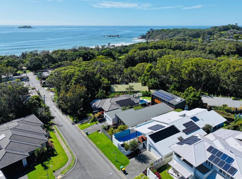 40 SPLIT SOLITARY RD, SAPPHIRE BEACH, NSW 2450