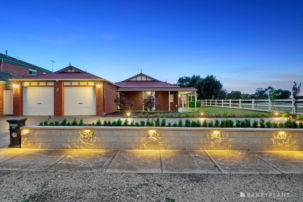 2 Gleneagles Dr, Melton West, VIC 3337