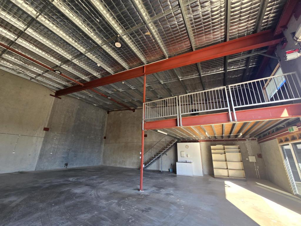 2/14 HELEN ST, CLINTON, QLD 4680