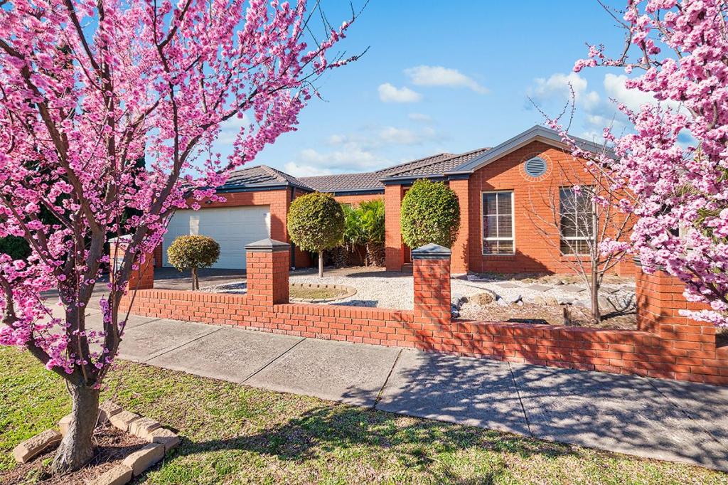 10 Glenbrook Cres, Lynbrook, VIC 3975
