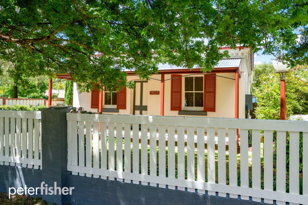 10 Lucknow St, Spring Hill, NSW 2800