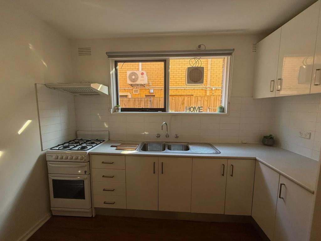 2/68 Queen St, Altona, VIC 3018