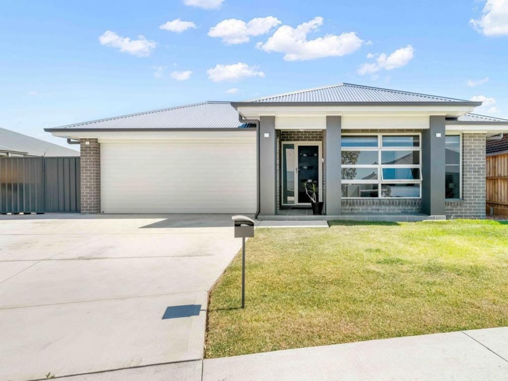 8 Basker St, Chisholm, NSW 2322