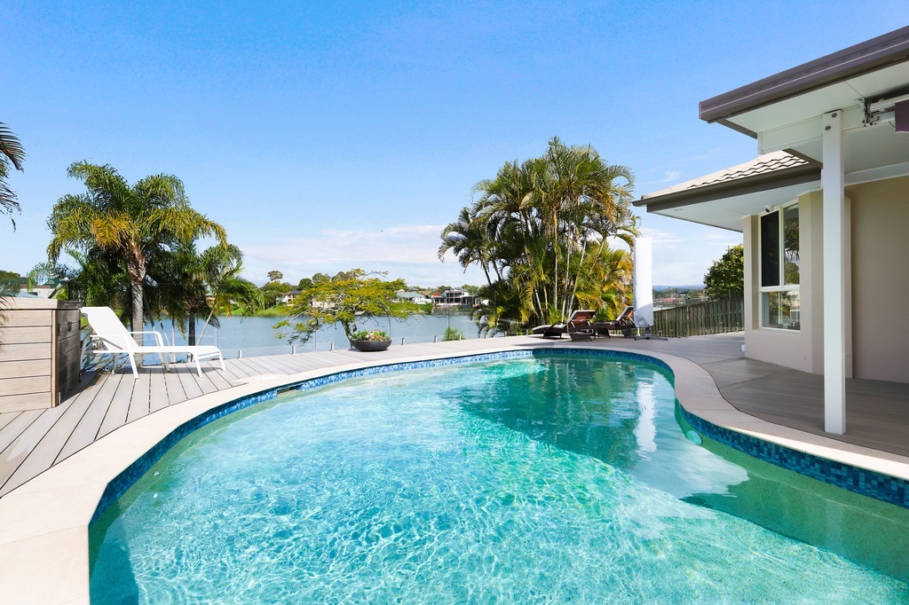 124 Camberwell Cct, Robina, QLD 4226