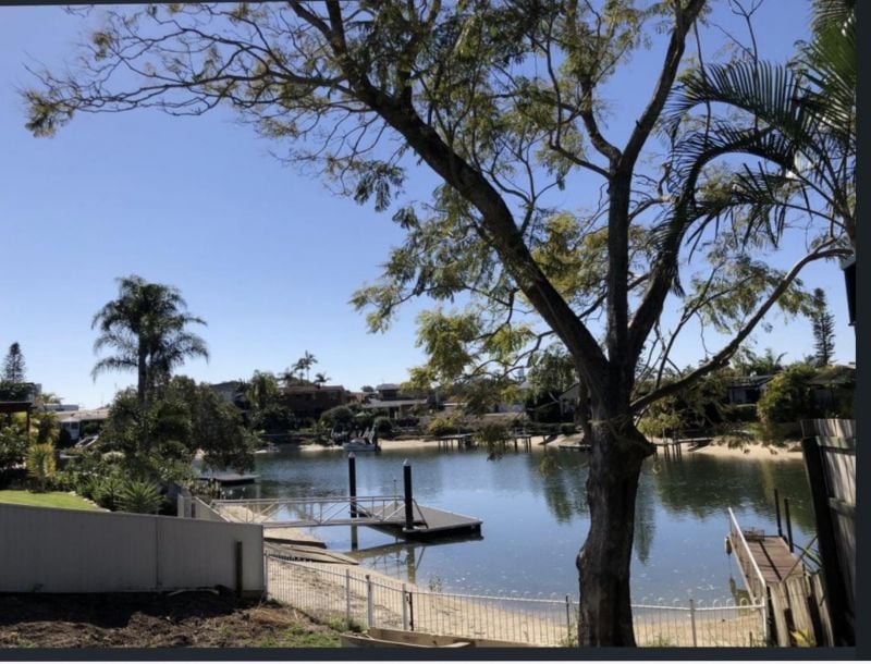 1 Nootka Ct, Broadbeach Waters, QLD 4218