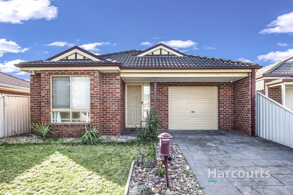 38 Grampians Way, Caroline Springs, VIC 3023