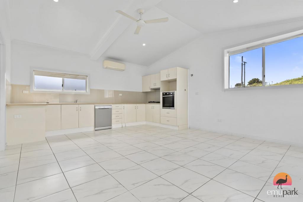1 Henry St, Emu Park, QLD 4710