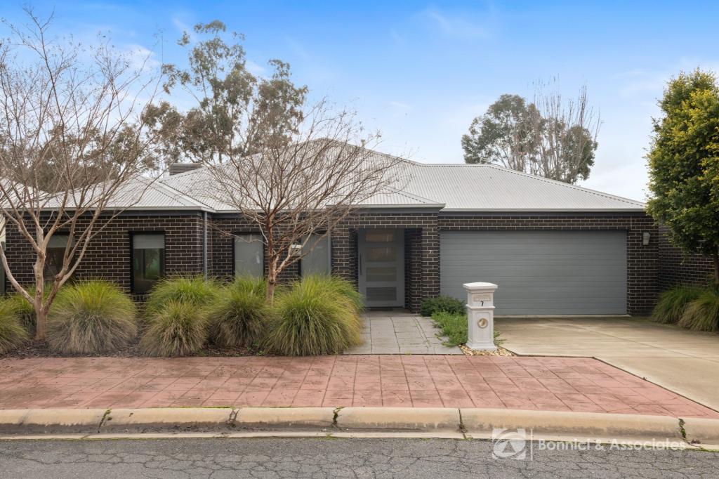 7 Birdie Pl, Thurgoona, NSW 2640