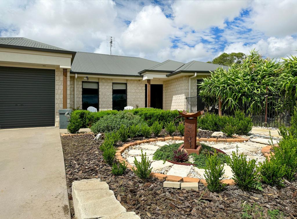 9 Egret Ct, Meringandan West, QLD 4352