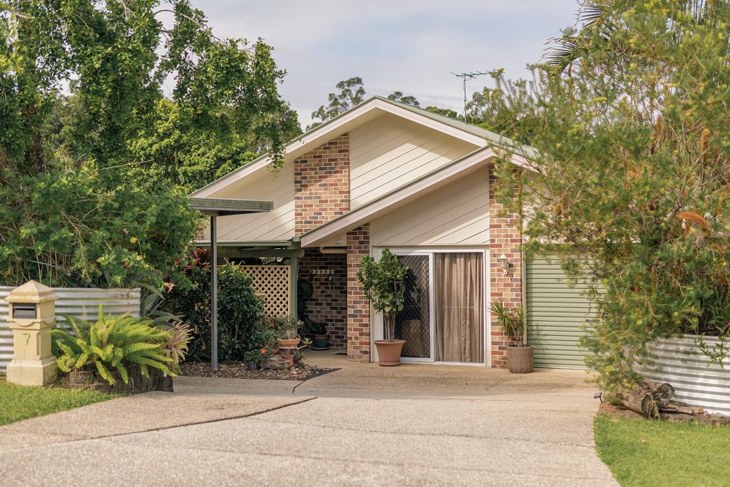 7 ALLAMANDA AVE, LITTLE MOUNTAIN, QLD 4551