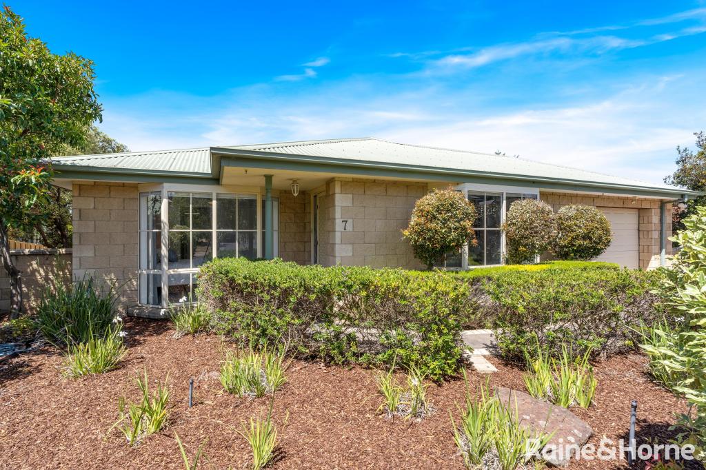 7 Rees Rd, Sunbury, VIC 3429