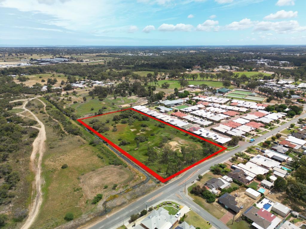 30 Hampton Rd, Pinjarra, WA 6208