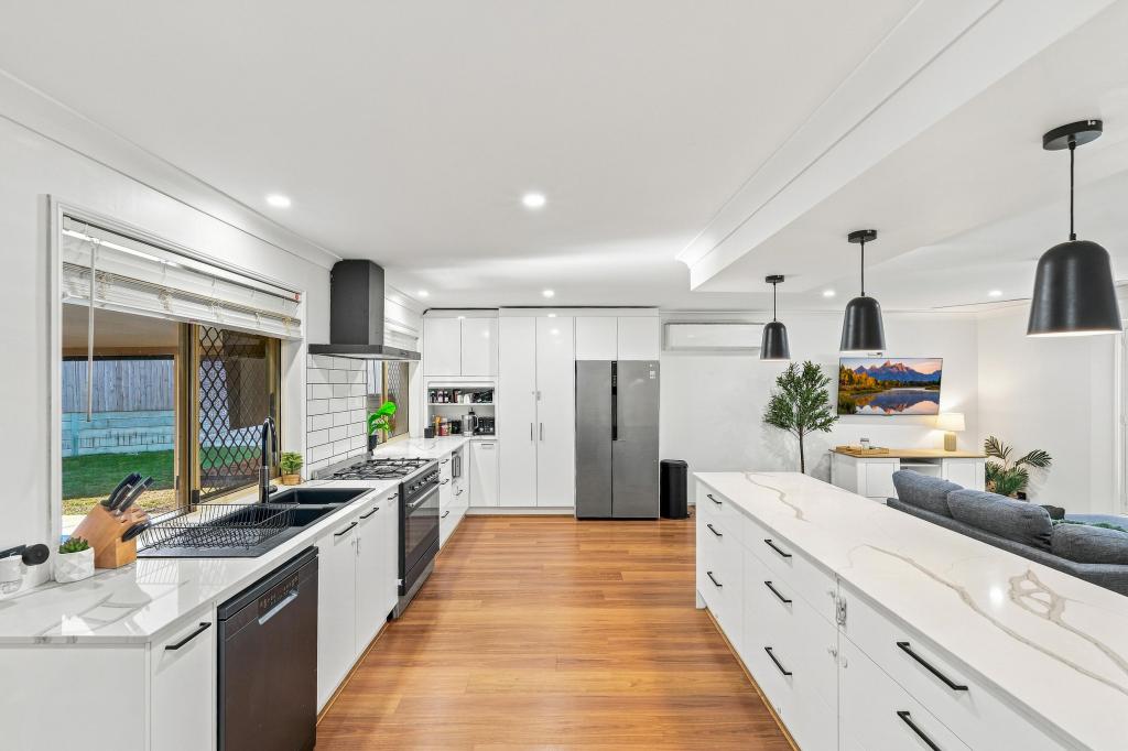 5 Springfield Pl, Forest Lake, QLD 4078