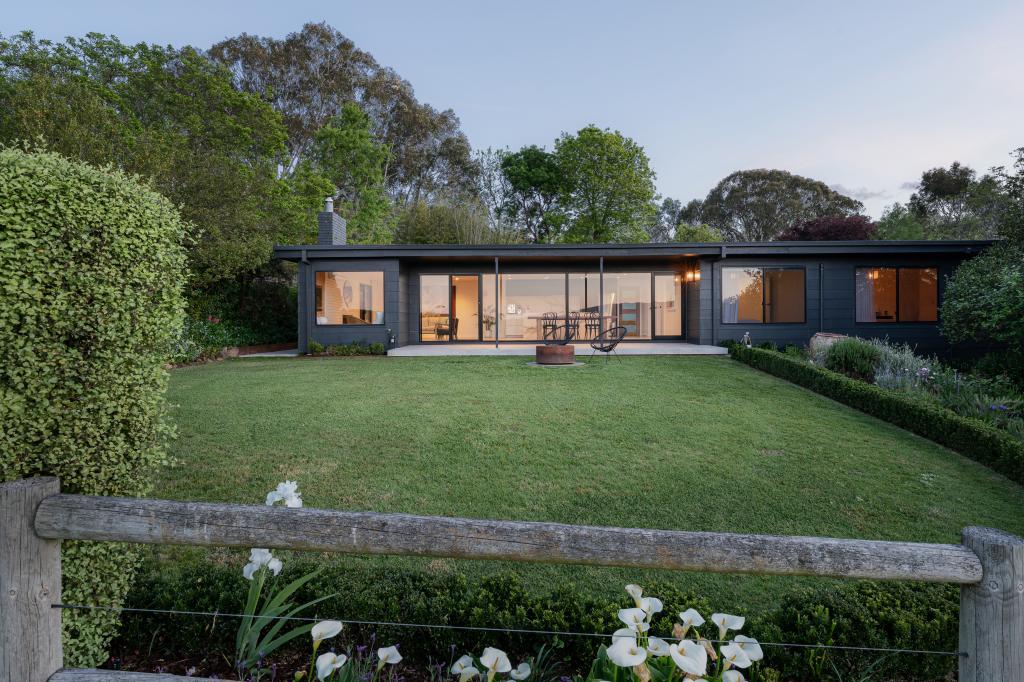 407 MULLAGONG RD, UPPER GUNDOWRING, VIC 3691