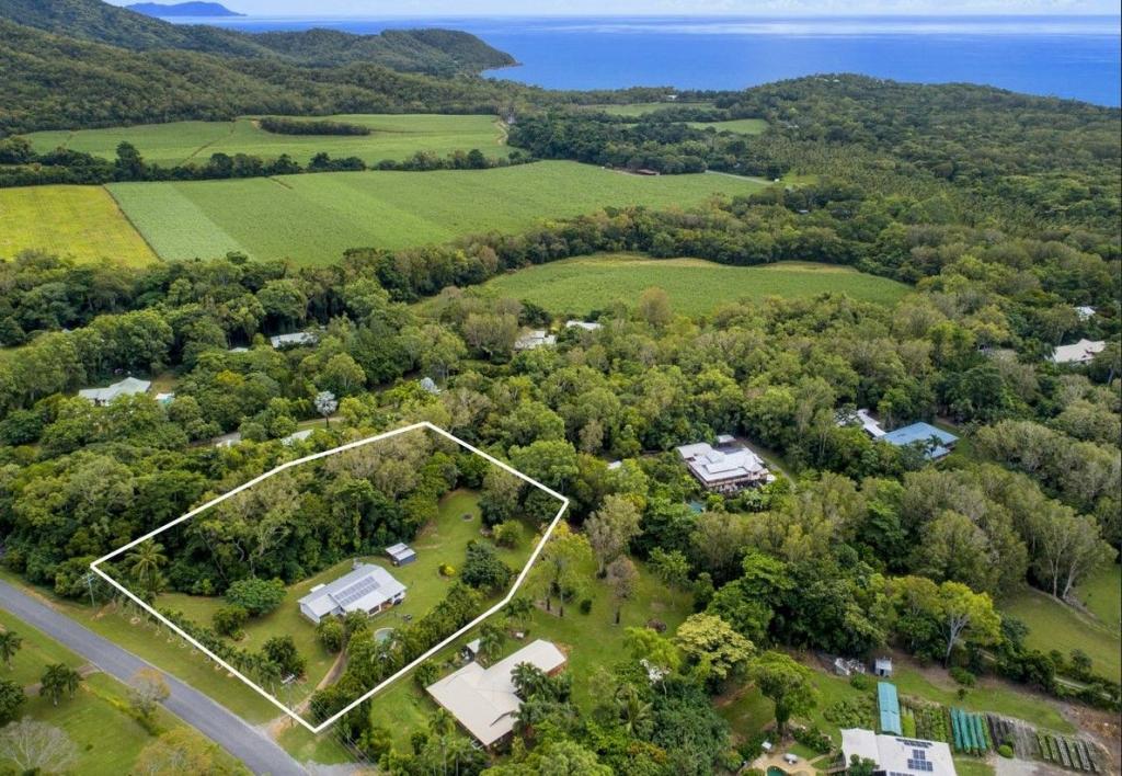 41-47 REYNOLDS RD, OAK BEACH, QLD 4877