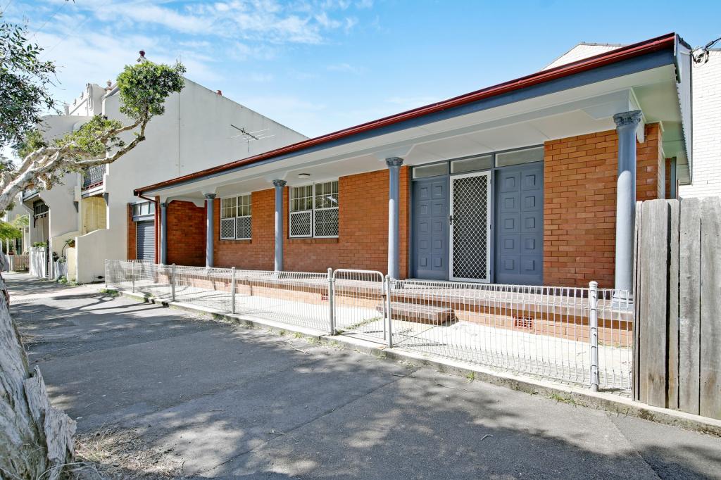 42 Young St, Cooks Hill, NSW 2300