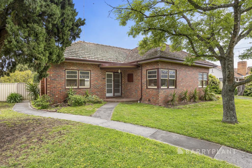 12 Longley St, Alfredton, VIC 3350