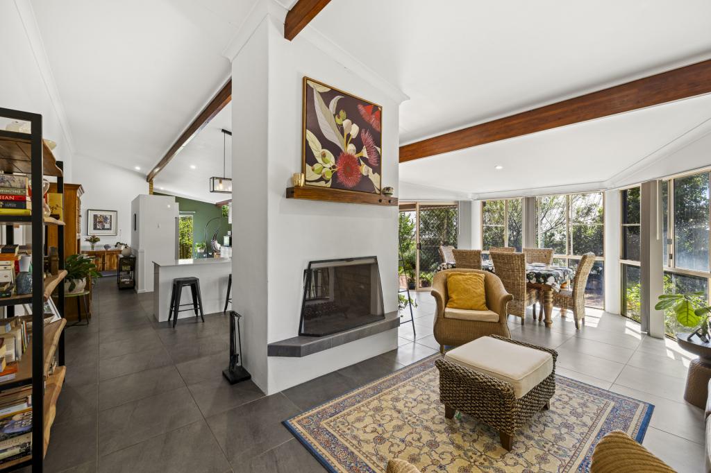 9 Lorraine Cres, Centenary Heights, QLD 4350