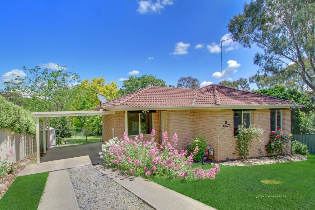 9 PRITCHETT ST, YASS, NSW 2582