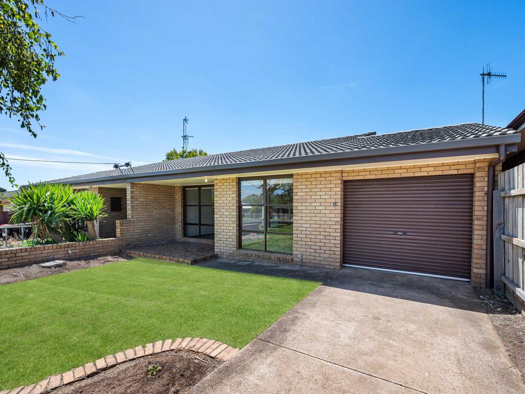 18 Anzac Ave, Koroit, VIC 3282