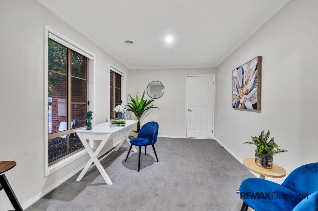 6 Greenock Cres, Cranbourne East, VIC 3977
