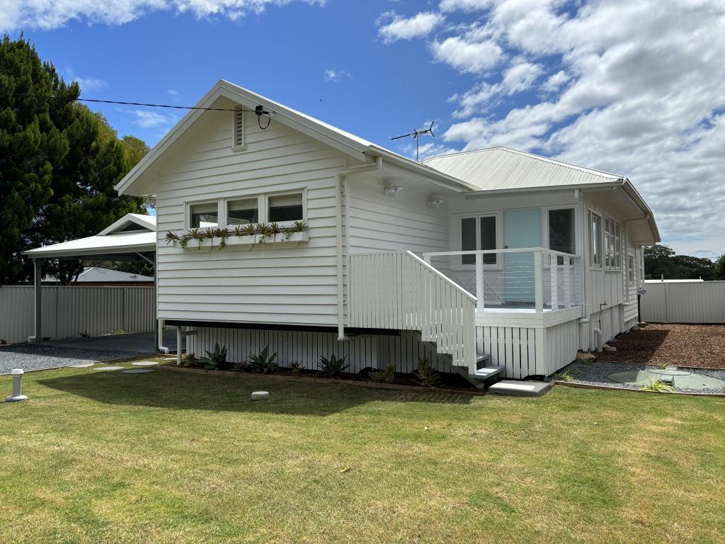 39 BARCELONA TCE, RUSSELL ISLAND, QLD 4184