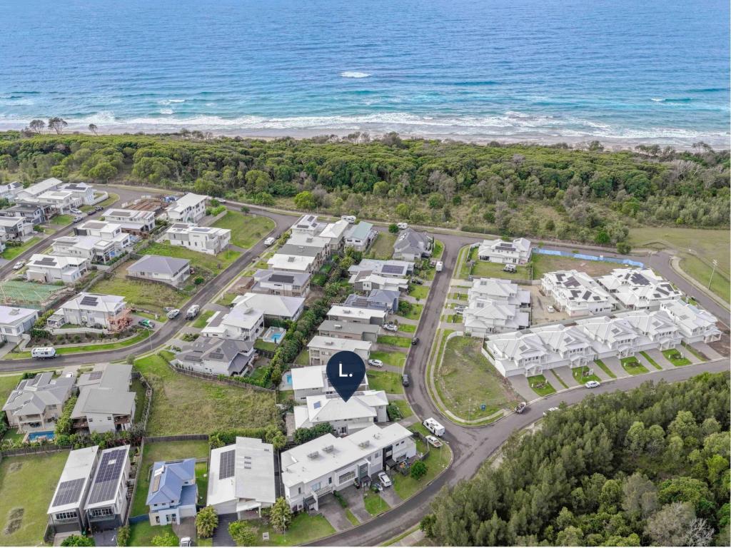 3 Foreshore Ave, Lake Cathie, NSW 2445