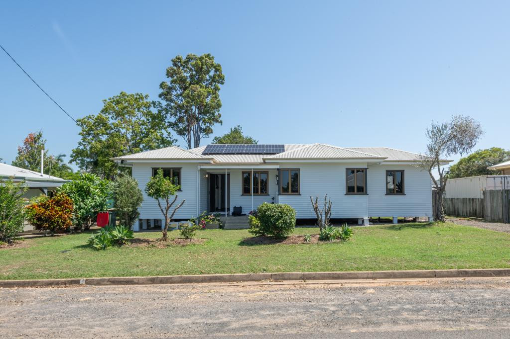 8 Leeson St, Svensson Heights, QLD 4670