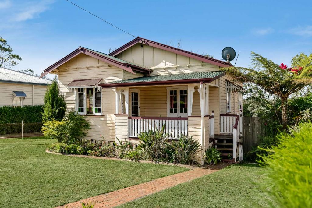 7 O'Quinn St, Harristown, QLD 4350
