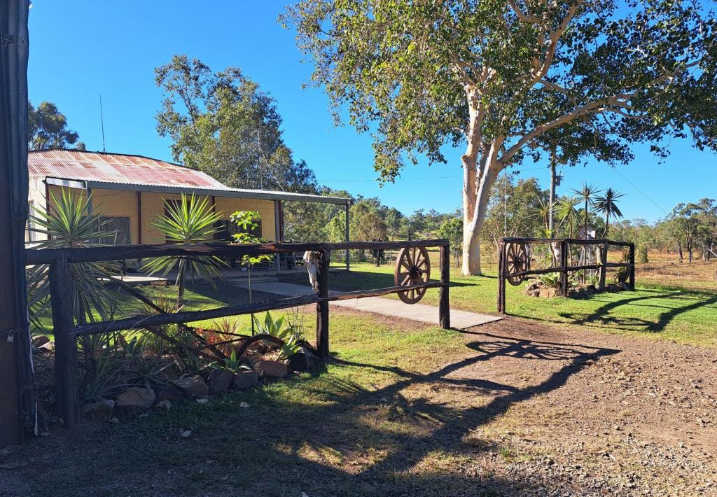 23563 Peak Downs Hwy, Eton, QLD 4741