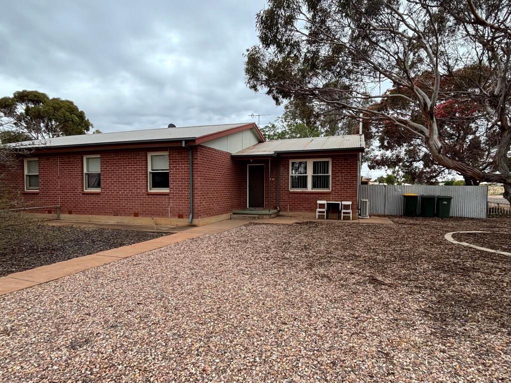30-32 BEVAN CRES, WHYALLA STUART, SA 5608