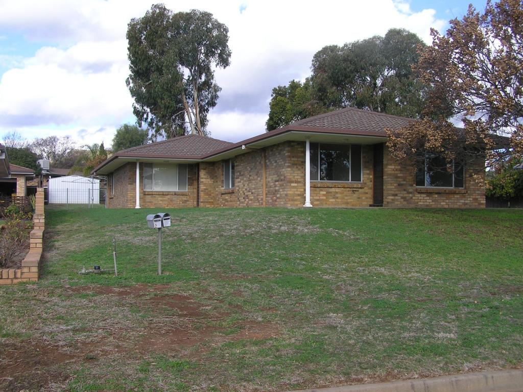 2/8 Hinton Dr, Gunnedah, NSW 2380