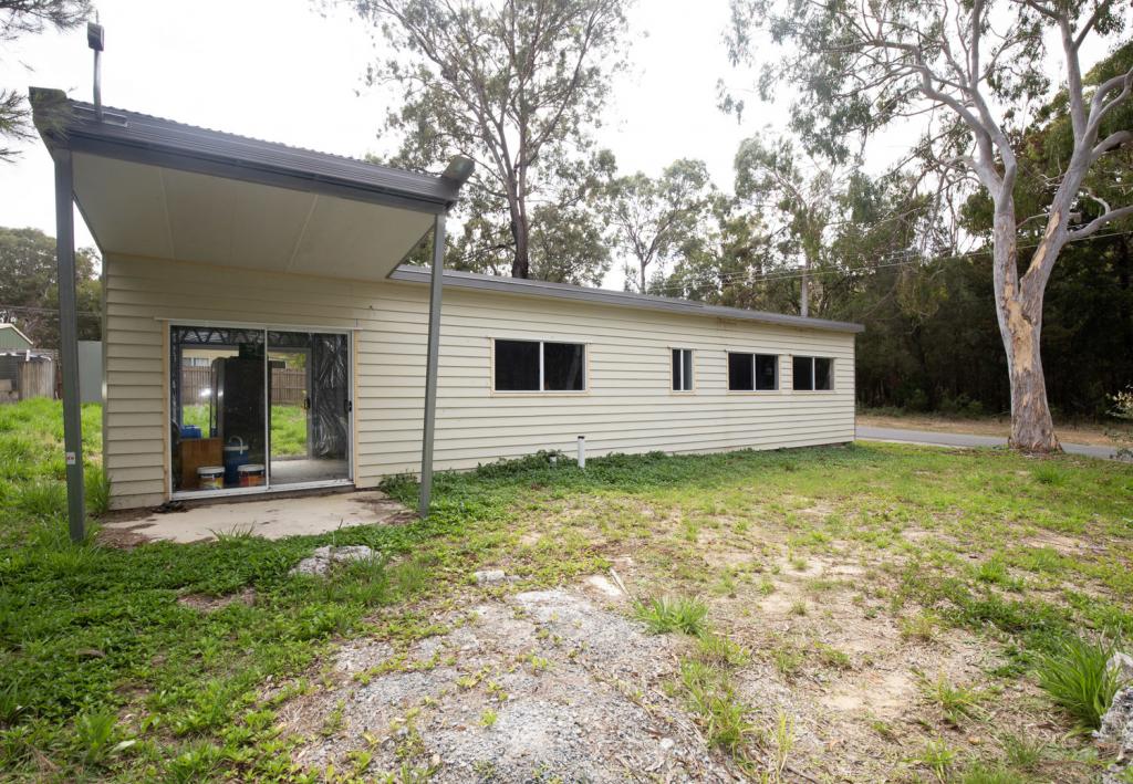 1 Parakeet St, Macleay Island, QLD 4184