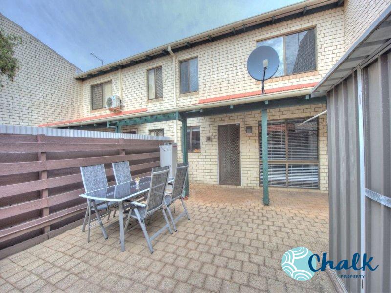 18/13 Merope Cl, Rockingham, WA 6168