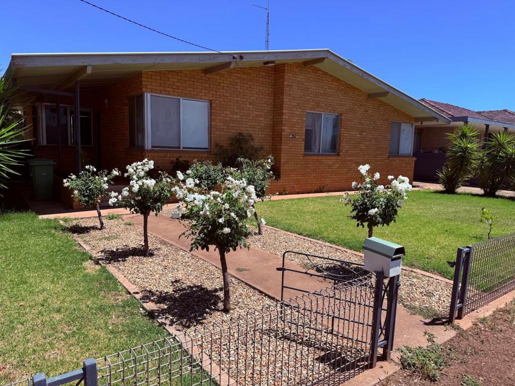 264 Neeld St, West Wyalong, NSW 2671