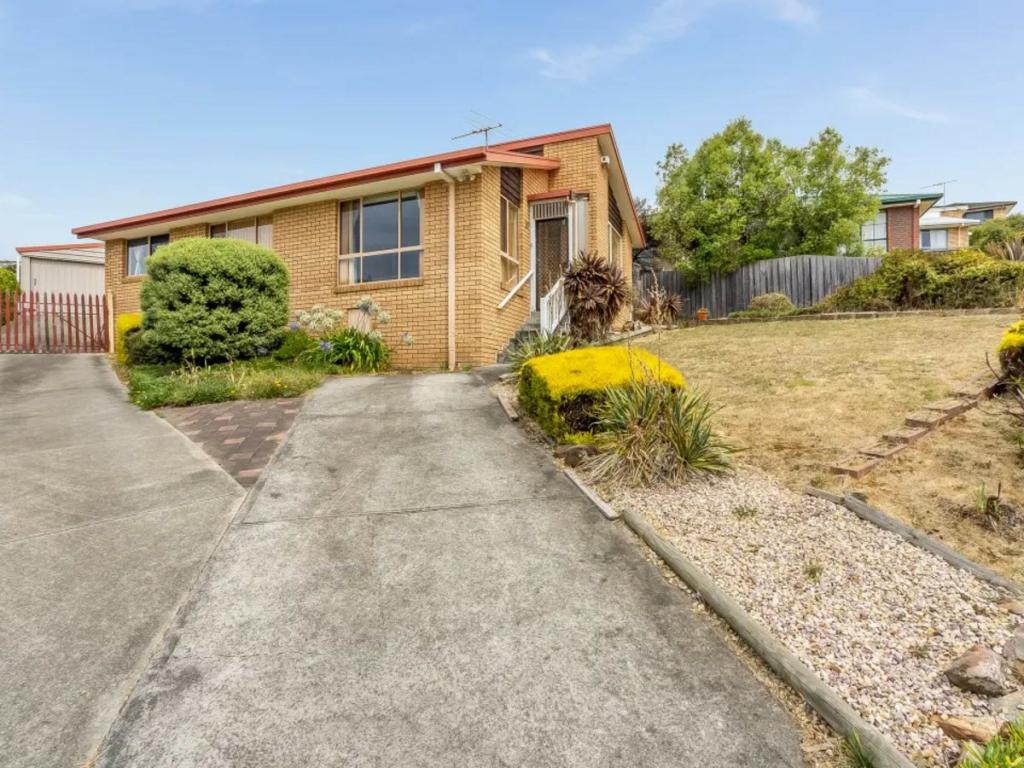 32 Battersby Dr, Claremont, TAS 7011