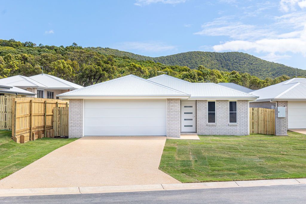 18a Cape Manifold Ave, Pacific Heights, QLD 4703