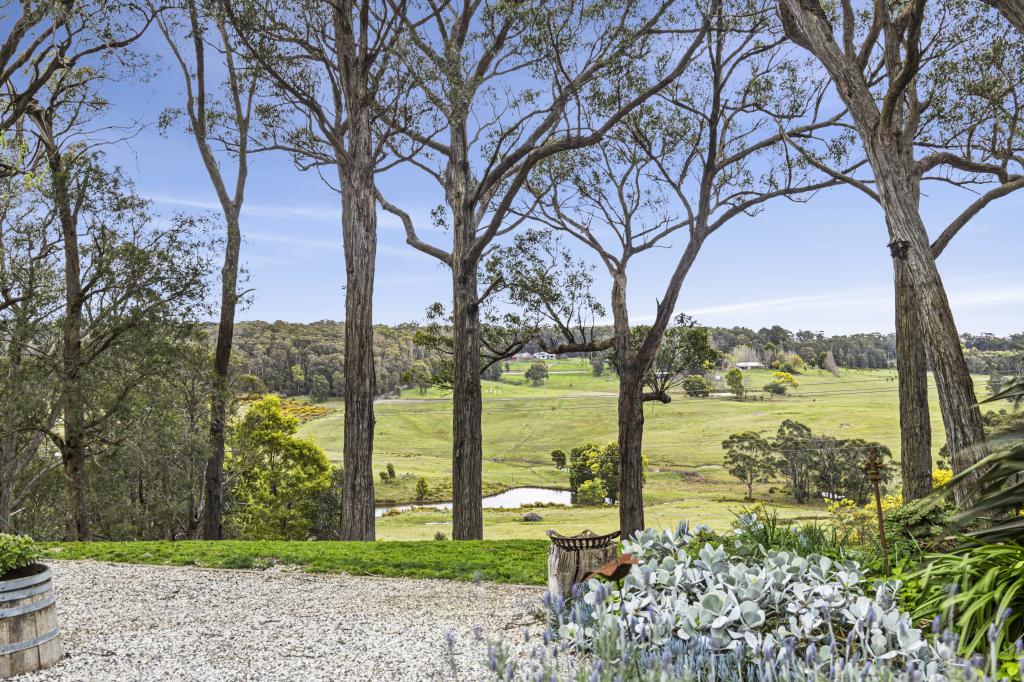 9 Halpern Rd, Woodend, VIC 3442