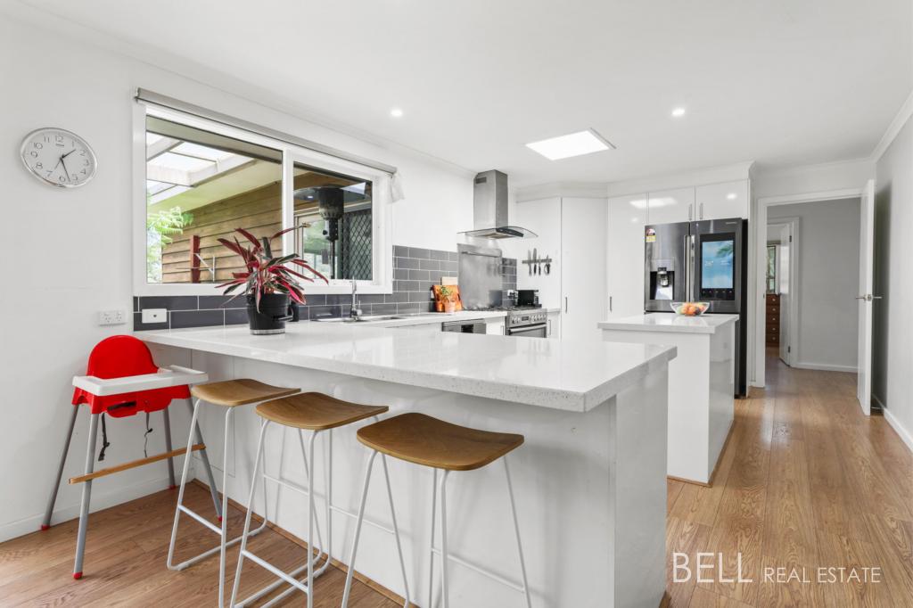 18 Douglas Cres, Monbulk, VIC 3793