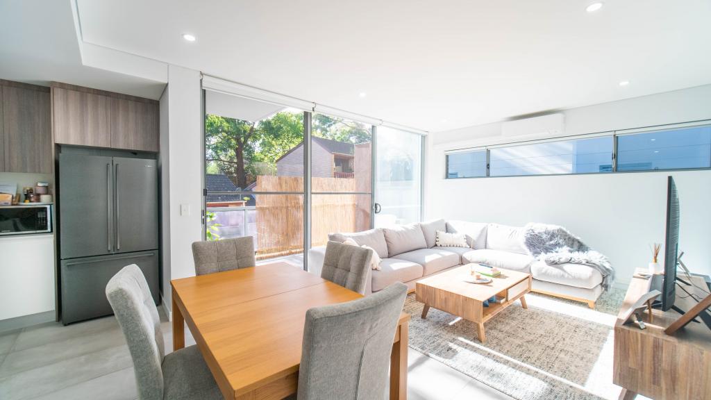 13/4 Hugh Ave, Peakhurst, NSW 2210