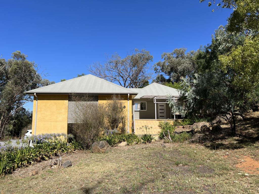 129 Wickham Lane, Young, NSW 2594