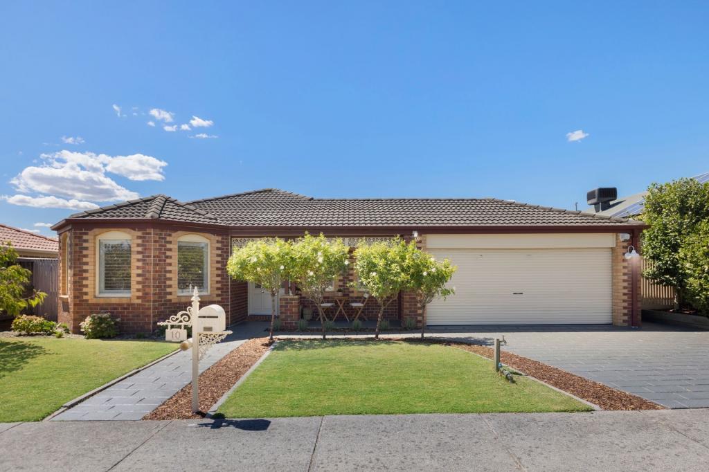 10 BLUEBELL CT, BERWICK, VIC 3806